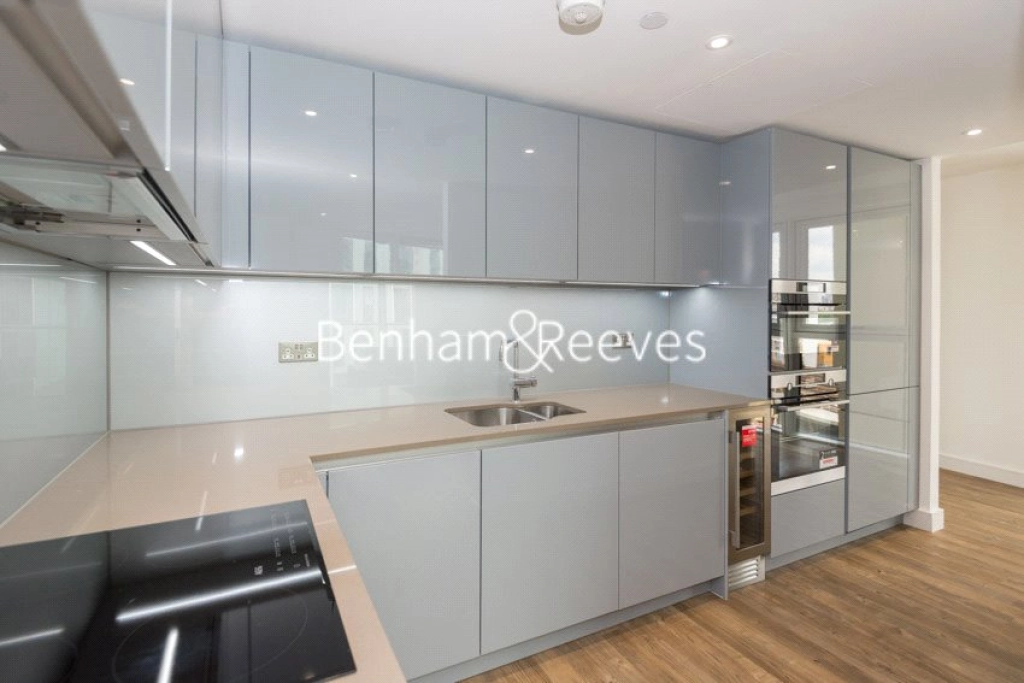 2 bedrooms apartments/flats for sale in Wandsworth Road, London - SW8 view 3