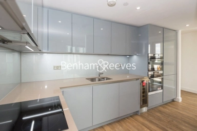 Wandsworth Road, London - SW8 view 3