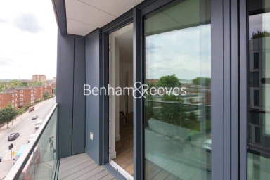 Wandsworth Road, London - SW8 view 10