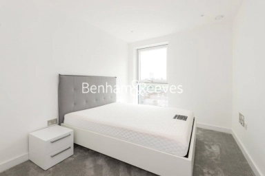 Wandsworth Road, London - SW8 view 6