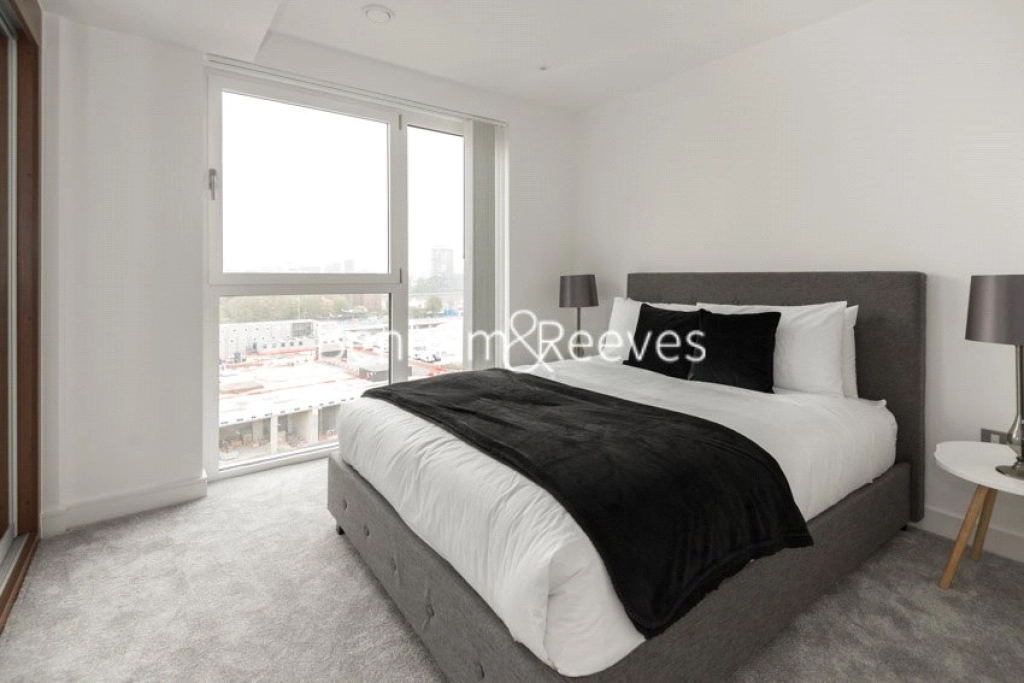 2 bedrooms apartments/flats for sale in Wandsworth Road, London - SW8 view 7