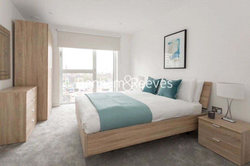 2 bedrooms apartments/flats for sale in Wandsworth Road, London - SW8 view 9