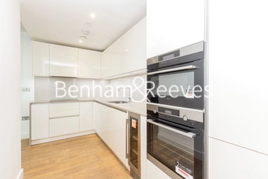 Wandsworth Road, London - SW8 view 5