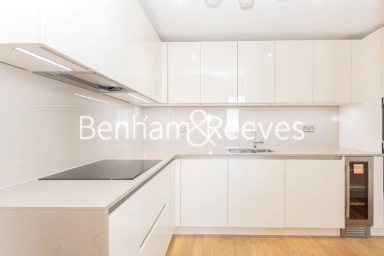 Wandsworth Road, London - SW8 view 4