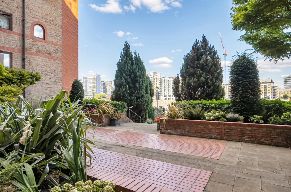 2 bedrooms apartments/flats for sale in William Morris Way, Imperial Wharf - SW6 view 8