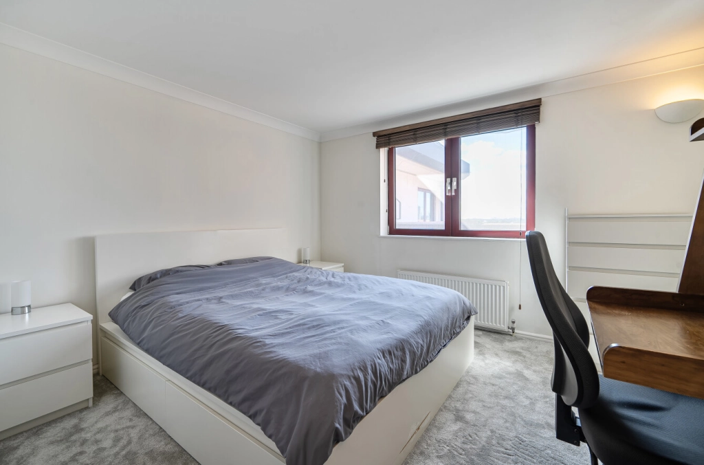 2 bedrooms apartments/flats for sale in William Morris Way, Imperial Wharf - SW6 view 4