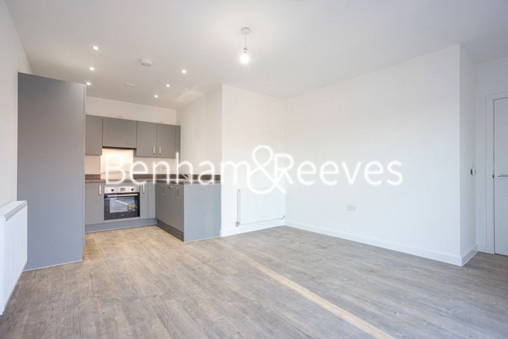 1 bedroom apartments/flats for sale in Thimble Crescent, Wallington - SM6 view 2