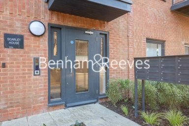 Thimble Crescent, Wallington - SM6 view 12