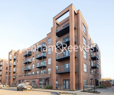 Thimble Crescent, Wallington - SM6 view 13