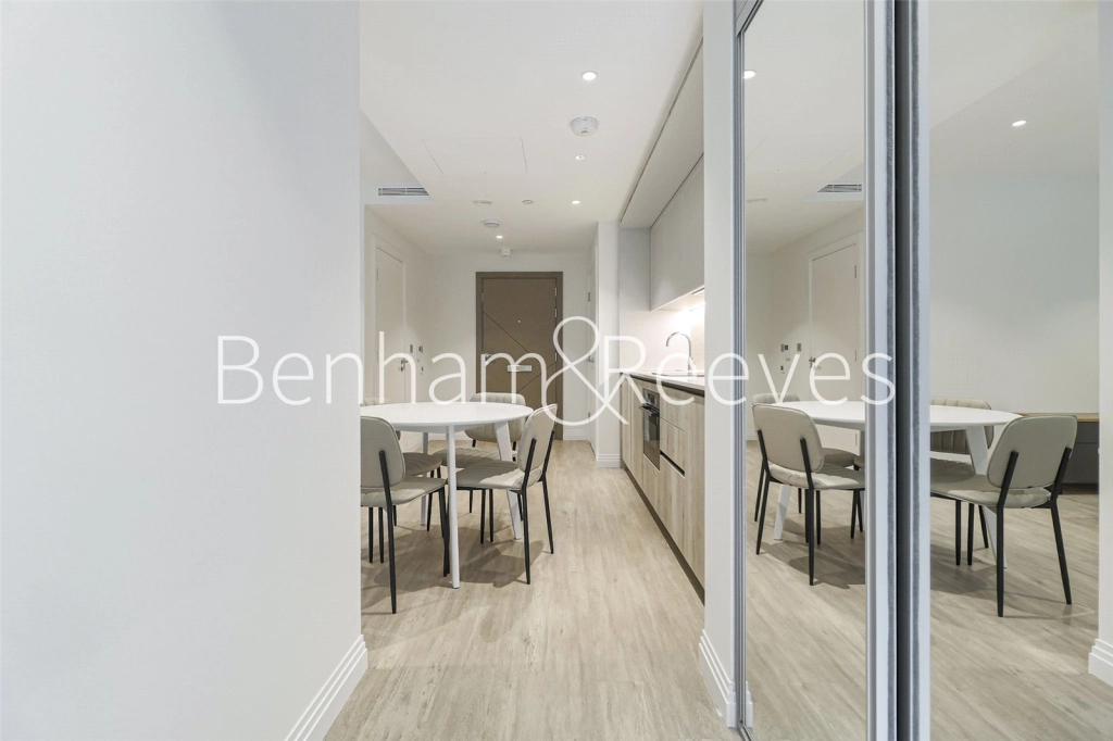 Studio apartments/flats for sale in Gasholder Place, London - SE11 view 3