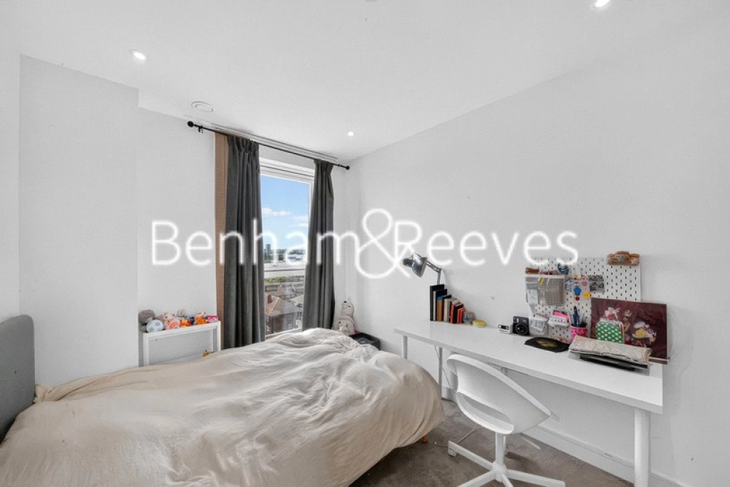 2 bedrooms apartments/flats for sale in Hebden Place, London - SW8 view 7