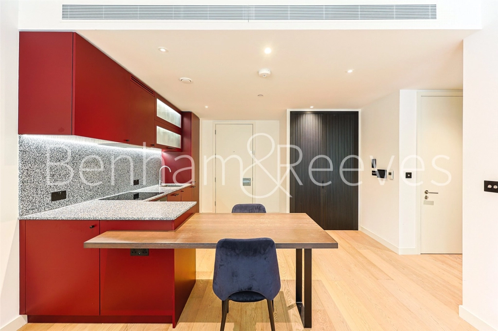 1 bedroom apartments/flats for sale in Viaduct Gardens, London - SW11 view 6