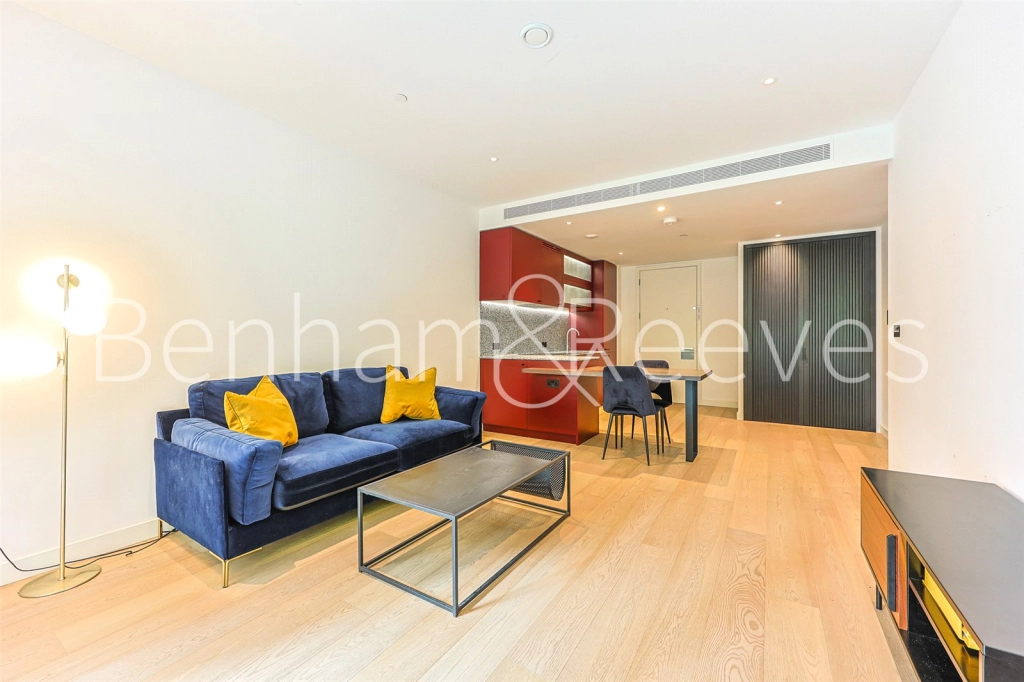 1 bedroom apartments/flats for sale in Viaduct Gardens, London - SW11 view 2