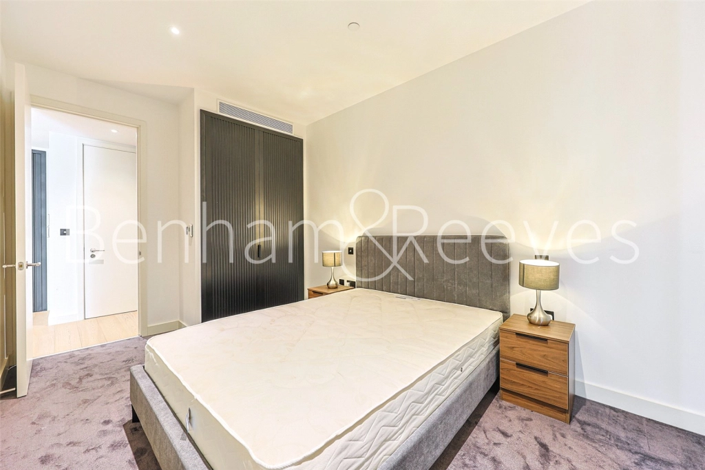 1 bedroom apartments/flats for sale in Viaduct Gardens, London - SW11 view 8