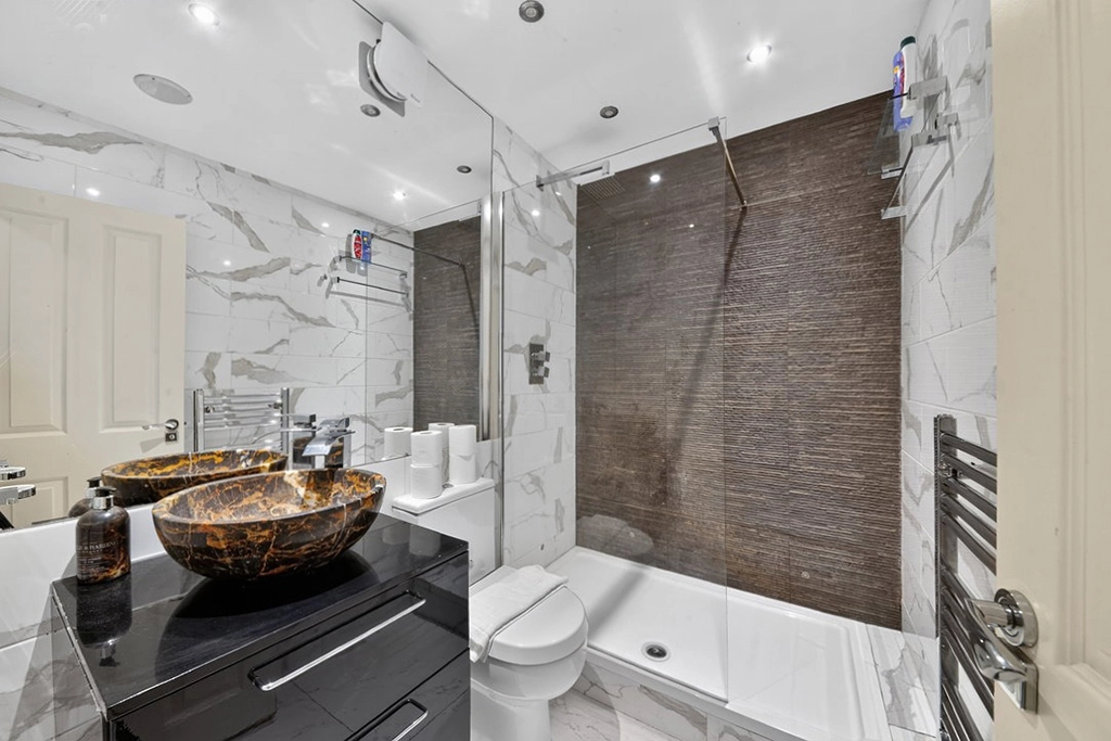 1 bedroom apartments/flats for sale in King Street, Hammersmith - W6 view 5