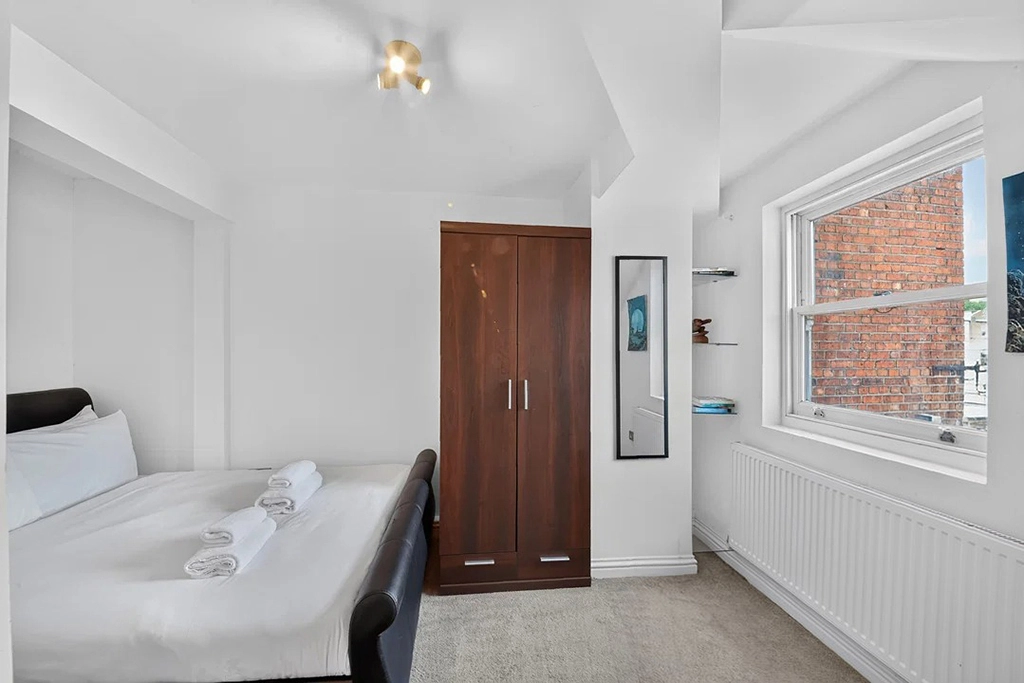 1 bedroom apartments/flats for sale in King Street, Hammersmith - W6 view 4