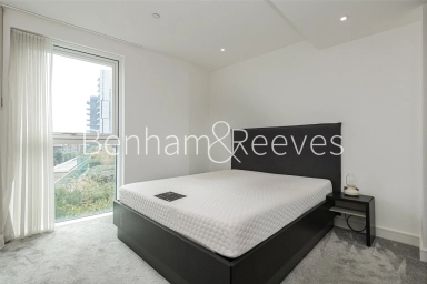 Wandsworth Road, London - SW8 view 6