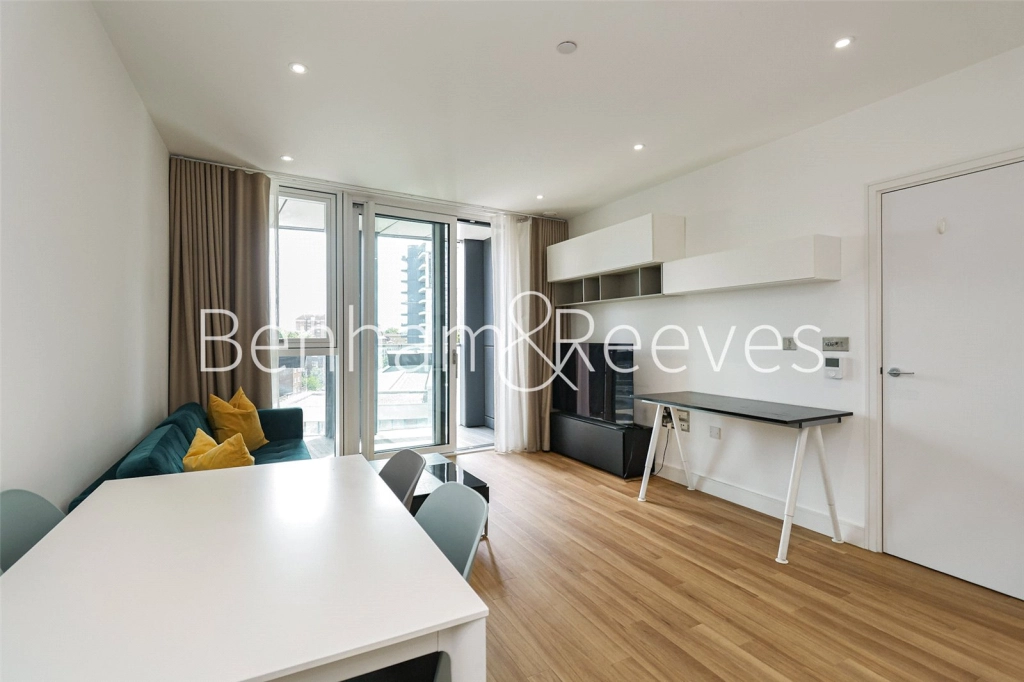 1 bedroom apartments/flats for sale in Wandsworth Road, London - SW8 view 4