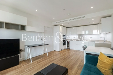 Wandsworth Road, London - SW8 view 3