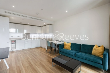 Wandsworth Road, London - SW8 view 1