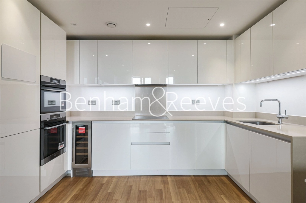 1 bedroom apartments/flats for sale in Wandsworth Road, London - SW8 view 5