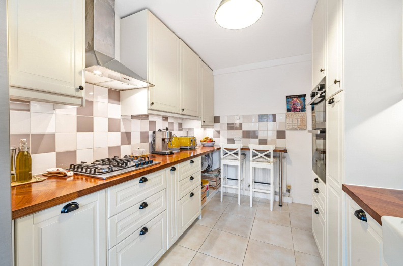 2 bedrooms apartments/flats to sale in West Street Lane, Carshalton-image 11