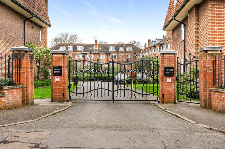 2 bedrooms apartments/flats to sale in West Street Lane, Carshalton-image 16