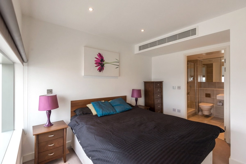 2 bedrooms apartments/flats to sale in Marsh Wall, Canary Wharf-image 4