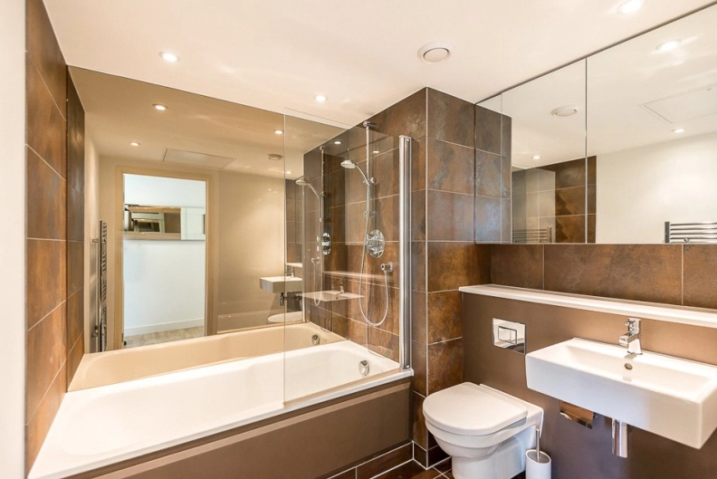 2 bedrooms apartments/flats to sale in Marsh Wall, Canary Wharf-image 6