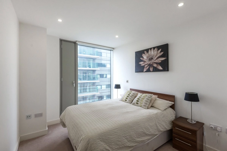 2 bedrooms apartments/flats to sale in Marsh Wall, Canary Wharf-image 5
