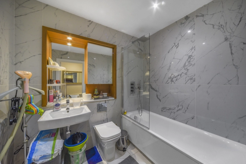 2 bedrooms apartments/flats to sale in Red Lion Square, Wandsworth High Street, Wandsworth-image 6