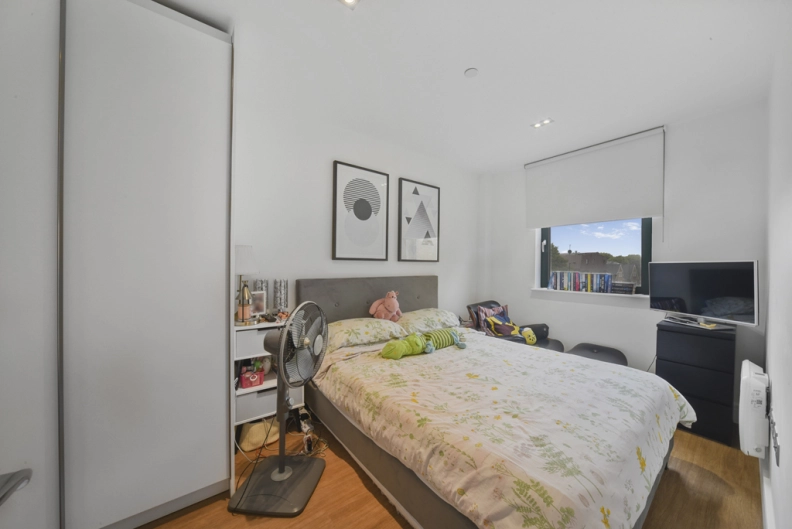 2 bedrooms apartments/flats to sale in Red Lion Square, Wandsworth High Street, Wandsworth-image 4