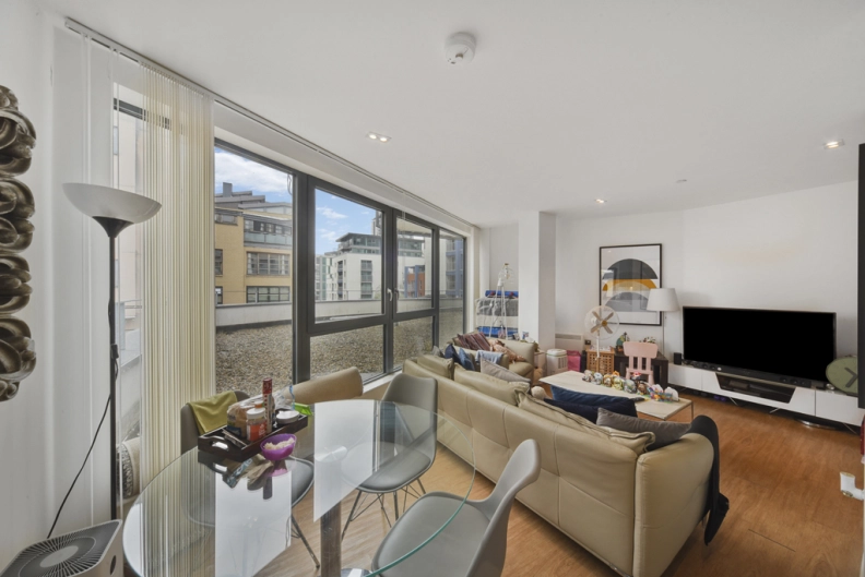 2 bedrooms apartments/flats to sale in Red Lion Square, Wandsworth High Street, Wandsworth-image 2