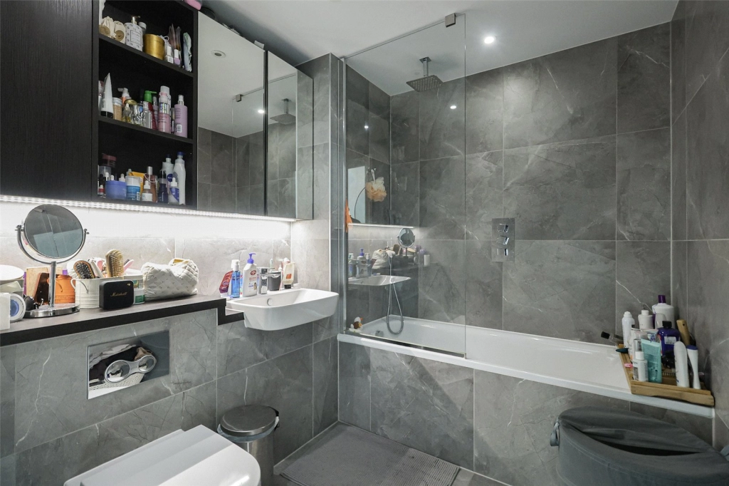 2 bedrooms apartments/flats for sale in Portal Way, Ealing - W3 view 9