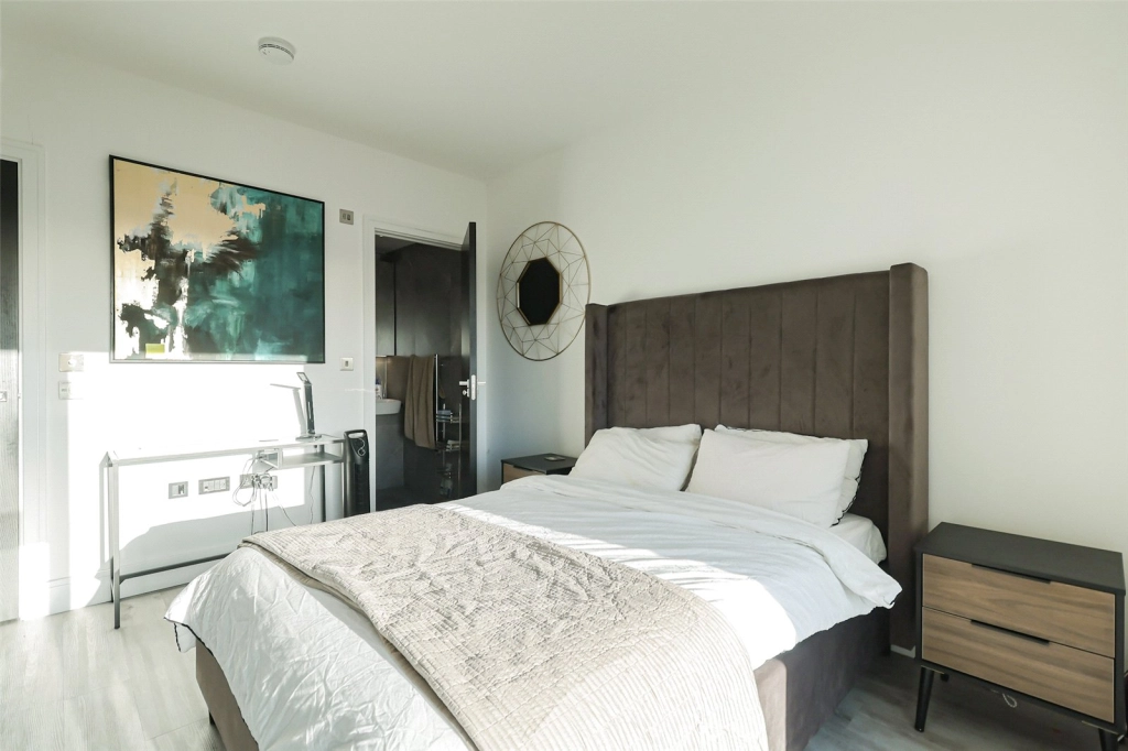 2 bedrooms apartments/flats for sale in Portal Way, Ealing - W3 view 5