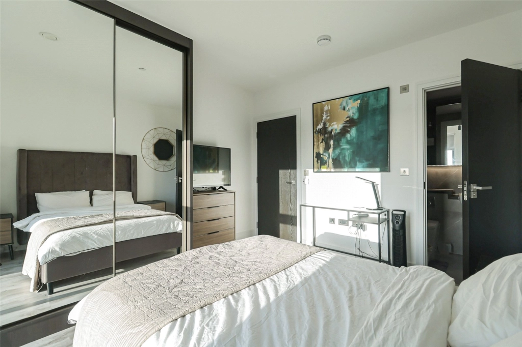 2 bedrooms apartments/flats for sale in Portal Way, Ealing - W3 view 6