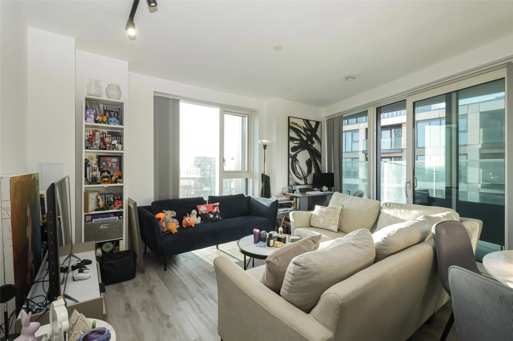 2 bedrooms apartments/flats for sale in Portal Way, Ealing - W3 view 3