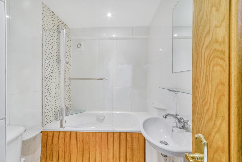 3 bedrooms apartments/flats for sale in Nine Elms Lane, Nine Elms - SW8 view 6