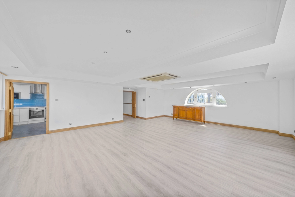 3 bedrooms apartments/flats for sale in Nine Elms Lane, Nine Elms - SW8 view 10