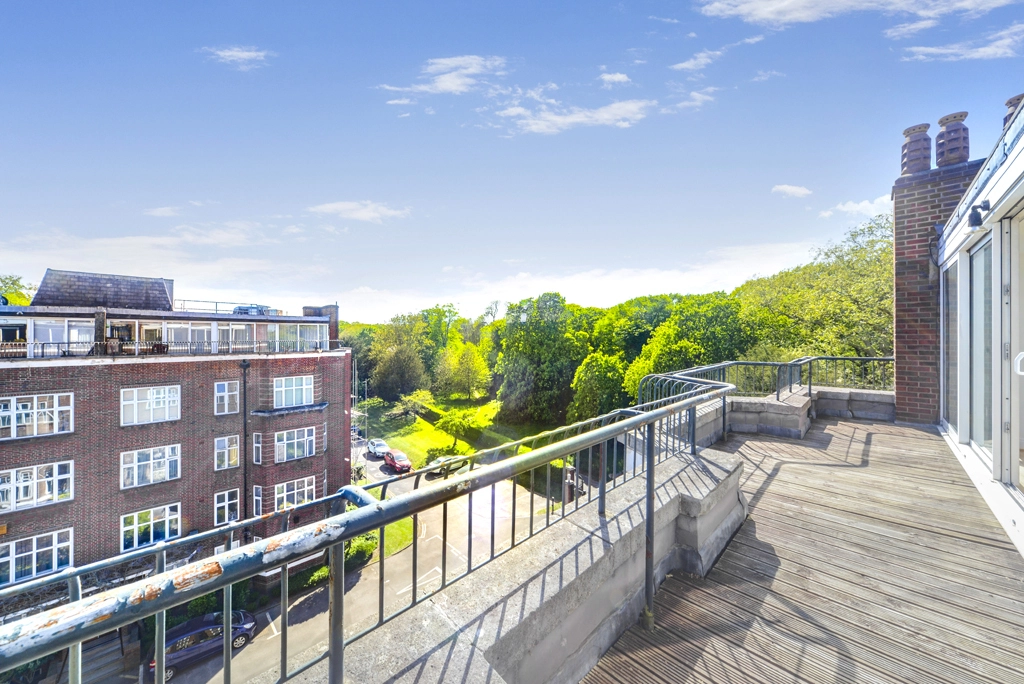 3 bedrooms apartments/flats for sale in Putney Hill, Putney - SW15 view 7
