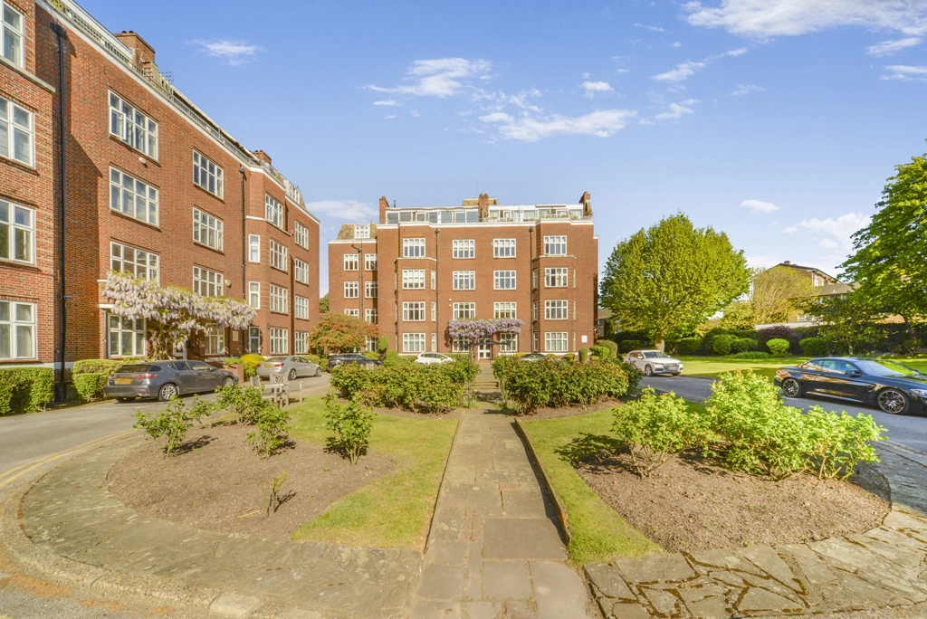 3 bedrooms apartments/flats for sale in Putney Hill, Putney - SW15 view 8