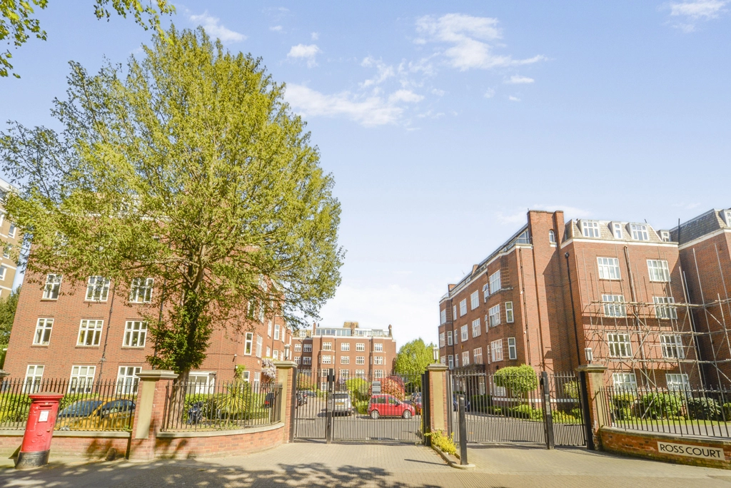3 bedrooms apartments/flats for sale in Putney Hill, Putney - SW15 view 17