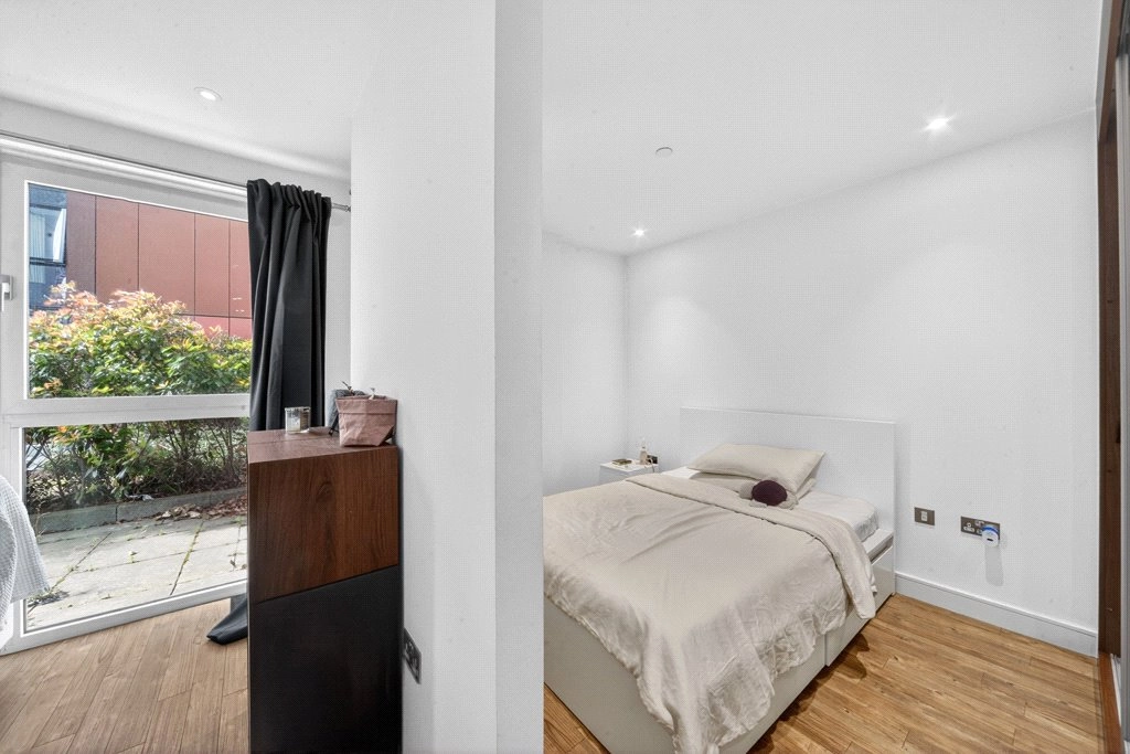 Studio apartments/flats for sale in Wandsworth Road, Nine Elms - SW8 view 11