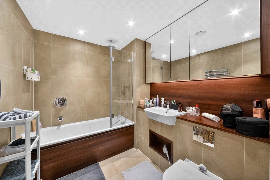 Studio apartments/flats for sale in Wandsworth Road, Nine Elms - SW8 view 7