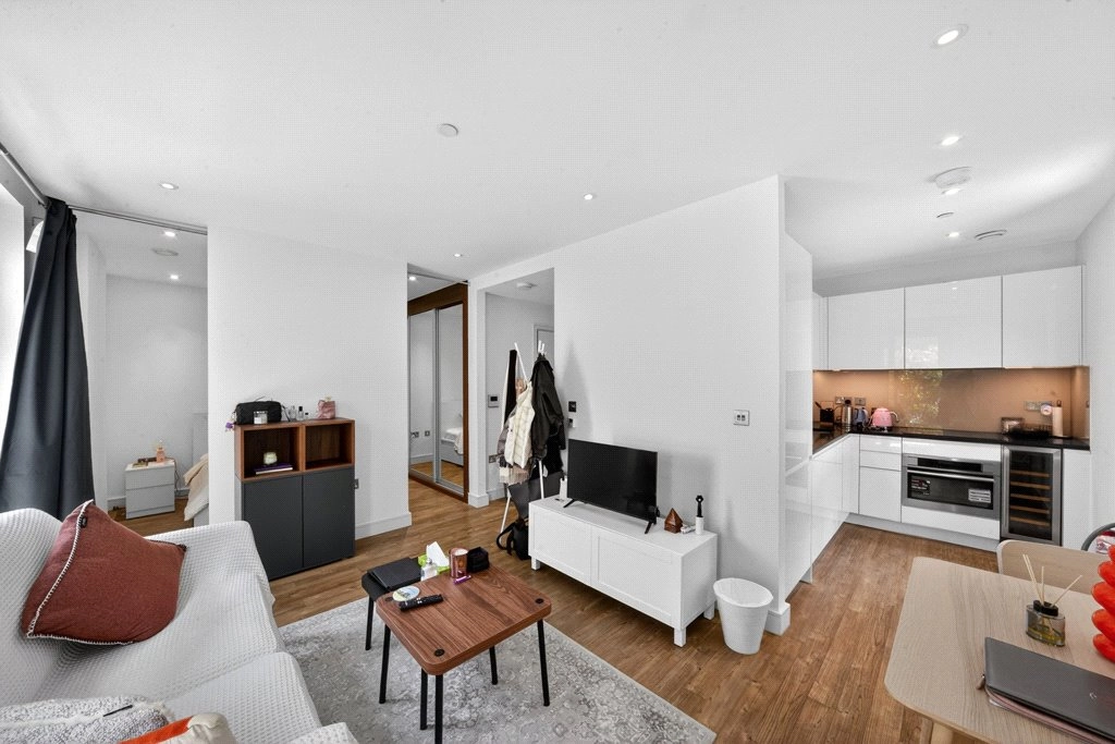 Studio apartments/flats for sale in Wandsworth Road, Nine Elms - SW8 view 2