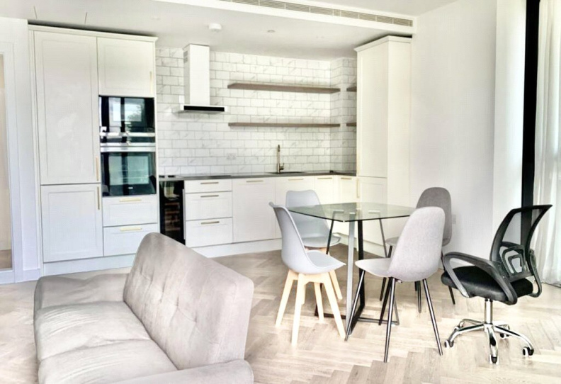 2 bedrooms apartments/flats to sale in Gauging Square, Shadwell-image 2