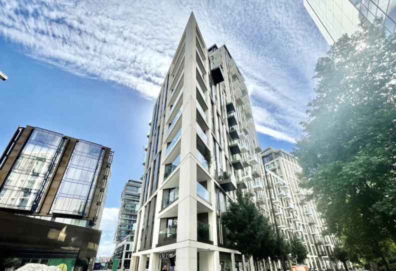 2 bedrooms apartments/flats to sale in Gauging Square, Wapping-image 1