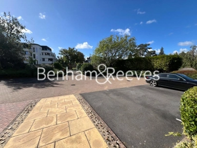 Eastbury Avenue, Northwood, Hertfordshire - HA6 view 4