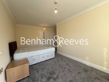 Eastbury Avenue, Northwood, Hertfordshire - HA6 view 6