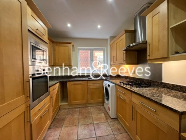 Eastbury Avenue, Northwood, Hertfordshire - HA6 view 8